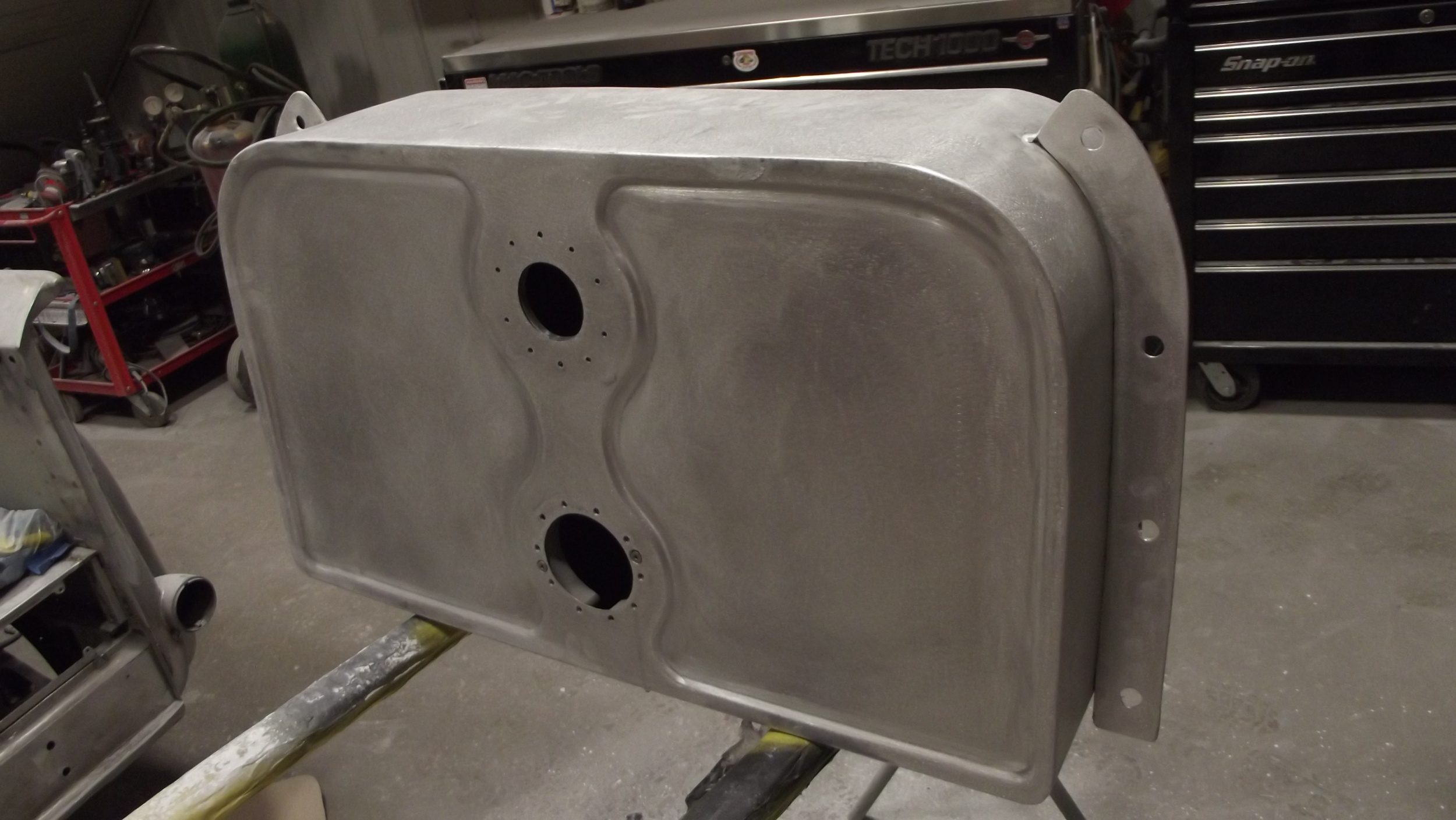 fuel_tank_prep_bodywork